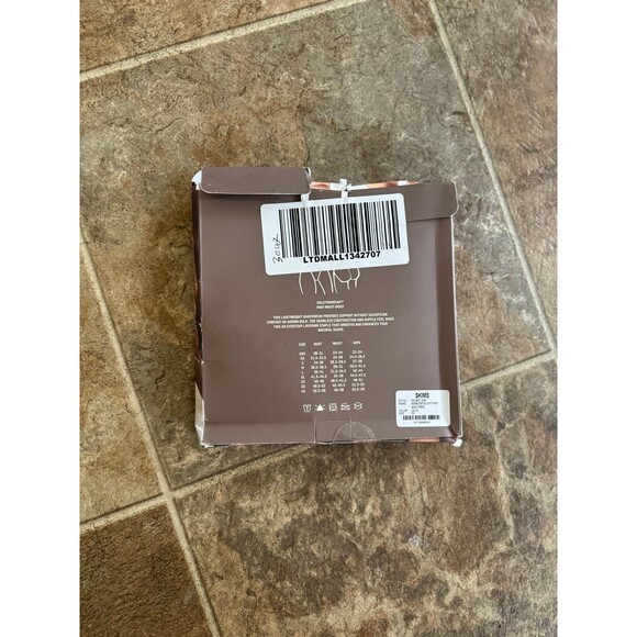 Skims Seamless Sculpt High Waist Brief Onyx XS - Picture 4 of 6